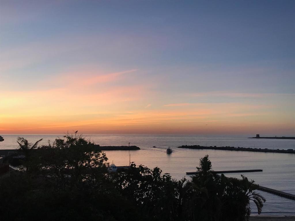 Appartamento Le Onde Terrasini Bagian luar foto